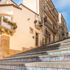 Bed & Breakfast Charme Il Dito E La Luna Caltagirone